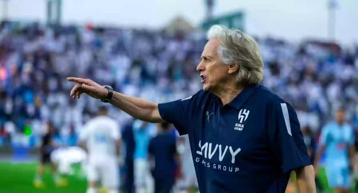 جماهير الهلال في صدمة.. خيسوس يتخذ قرارًا مفاجئًا بشأن المحترف المنبوذ